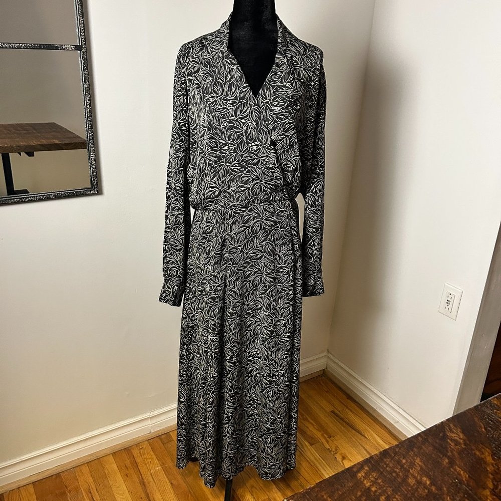 Vintage maxi long sleeve Liz Claiborne leaf print dress blue and cream
